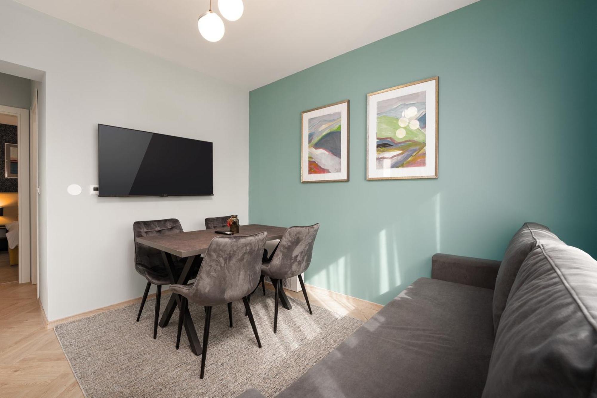 Larum Apartmens Vrsar Eksteriør bilde