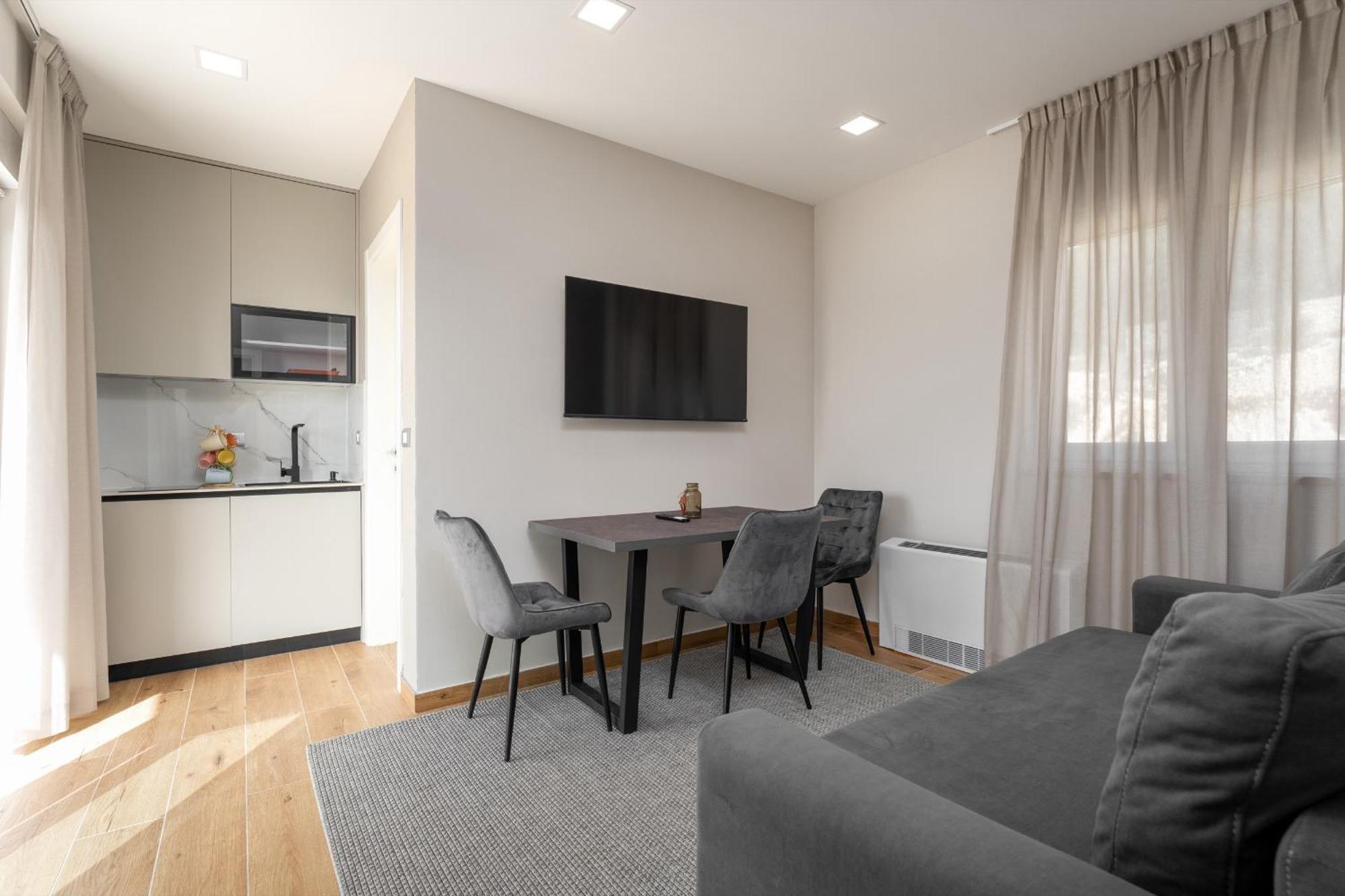Larum Apartmens Vrsar Eksteriør bilde