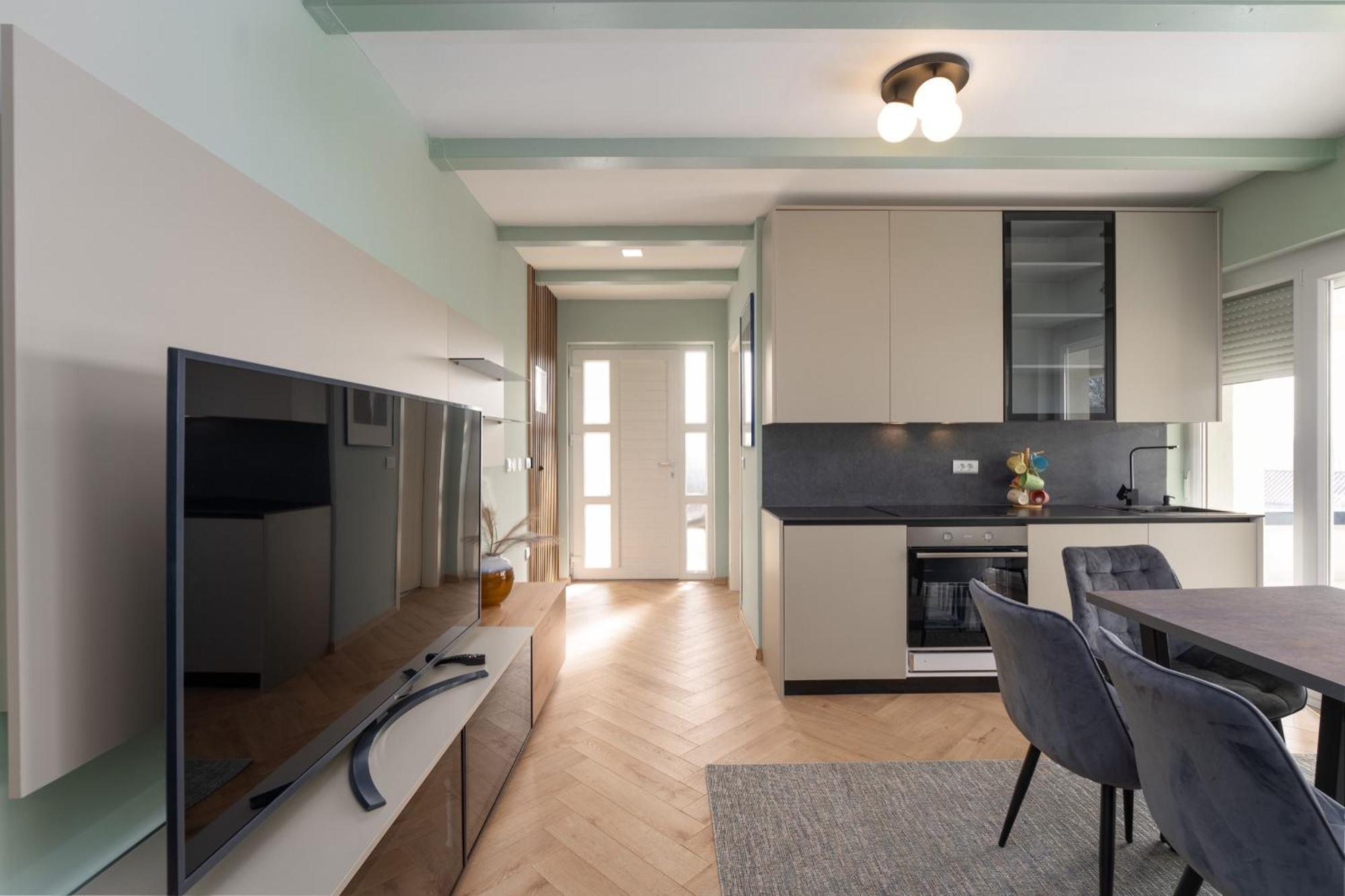 Larum Apartmens Vrsar Eksteriør bilde